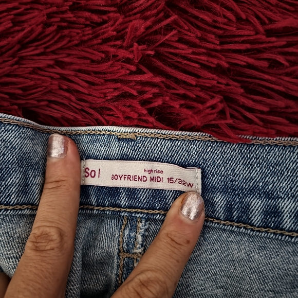 Distressed denim shorts - Picture 2 of 5